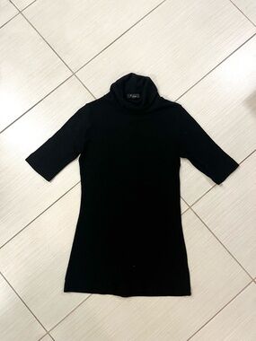 Forever 21 Classic Black Turtleneck Knit Short Sleeve Top